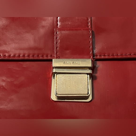 Miu Miu Glossy Red Clutch with Gold Clasp - Picture 3 of 10
